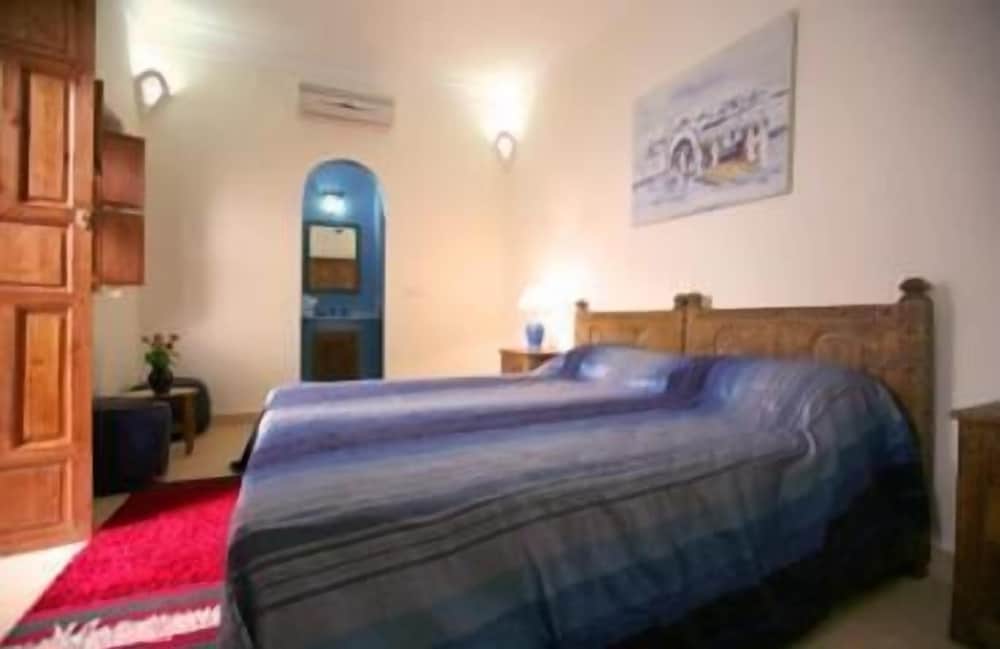 Chaima, Triple, 1 King and 1 Single Beds