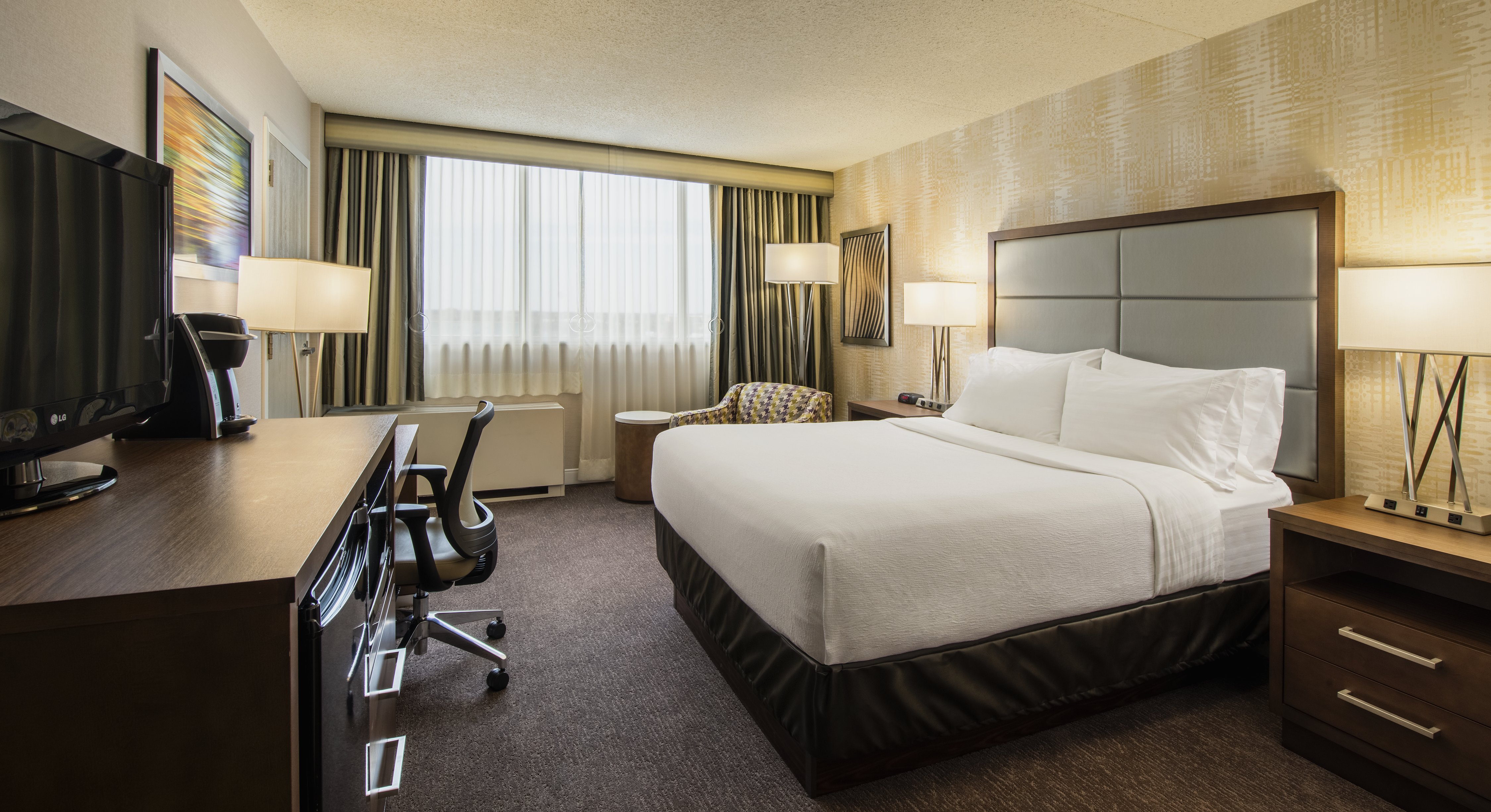 Holiday Inn Winnipeg South 9/81