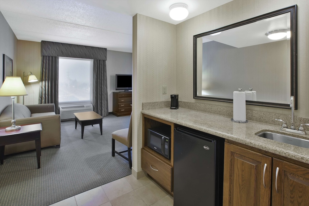 Hampton Inn Suites Plattsburgh 35/47