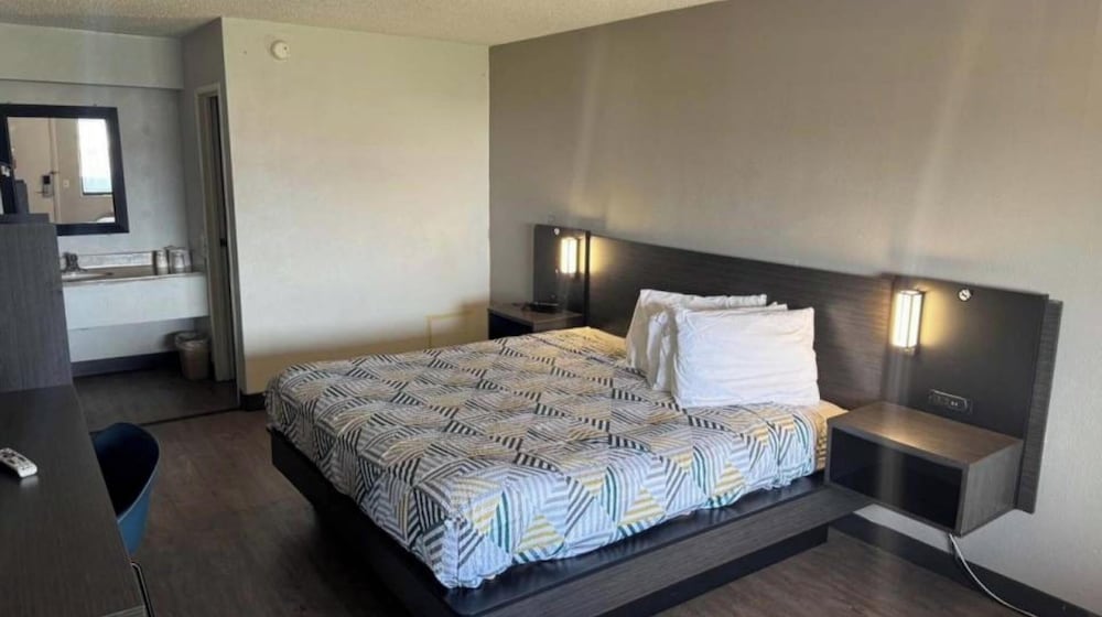 Motel6 Cedar Rapids, IA photo5
