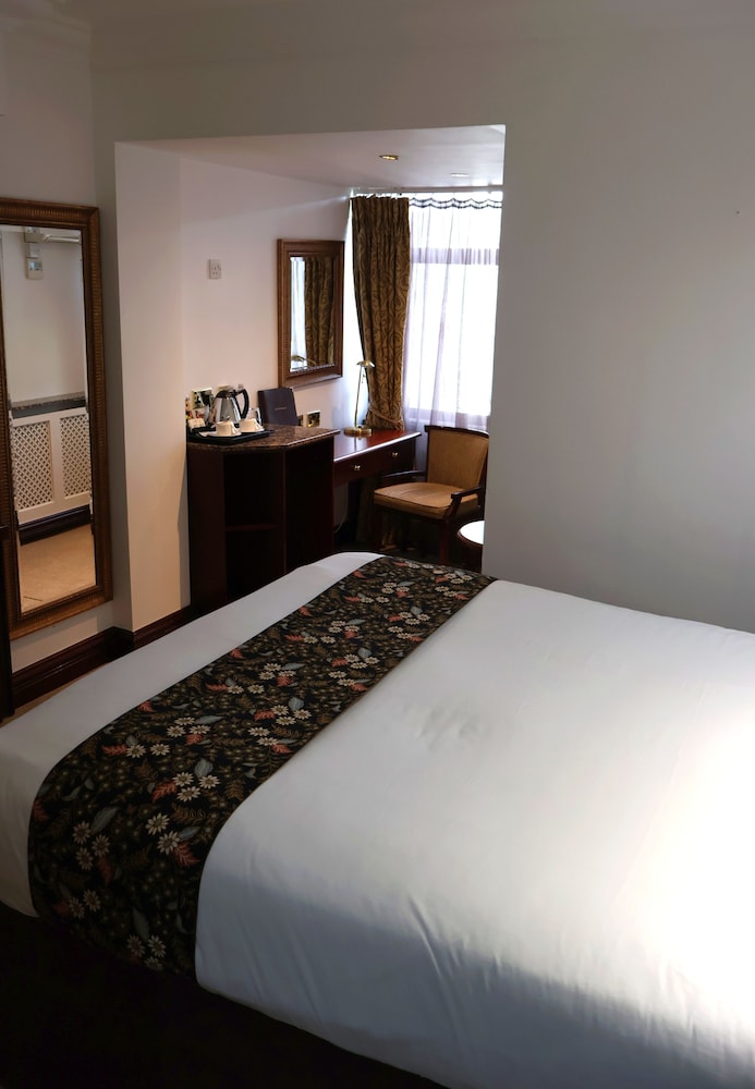 DELUXE, DOUBLE BED, BACK SIDE