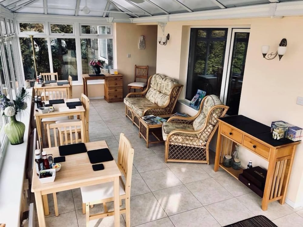 Pinewood B&amp;B 28/50