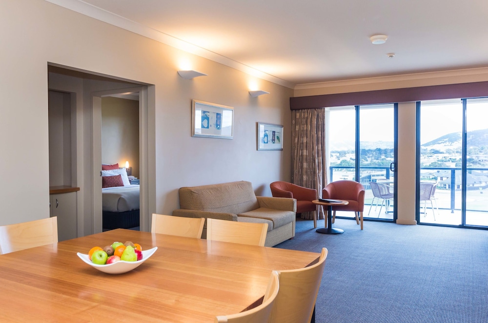 Discovery Resorts - McCracken Country Club 33/44