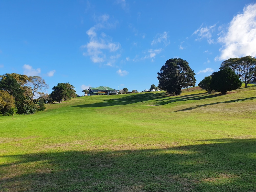 Whangaparaoa Lodge Motel 63/70