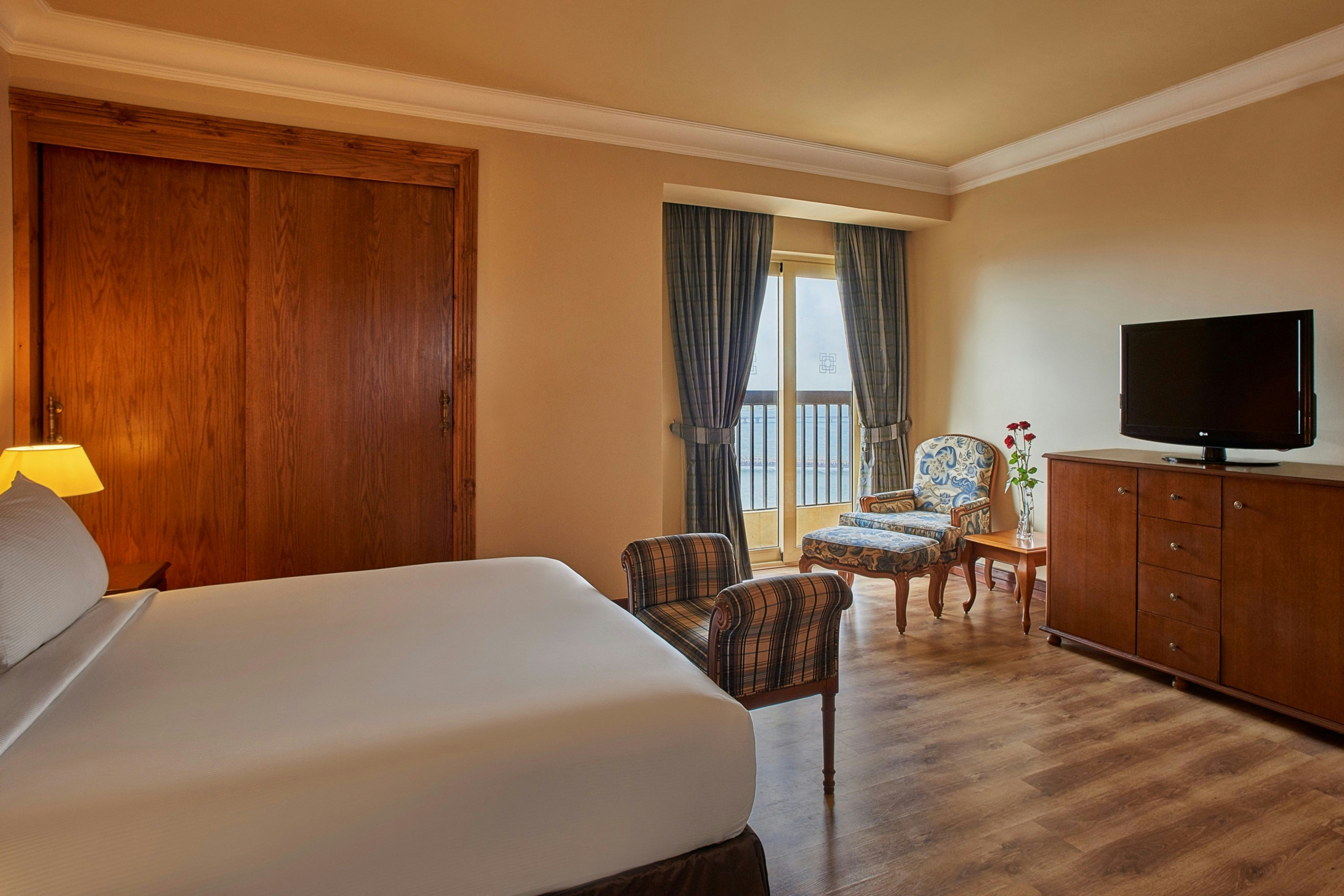 PRESIDENTIAL, SUITE