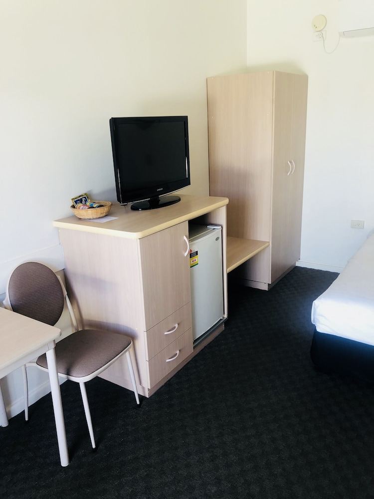 IBIS STYLES BROKEN HILL 39/48