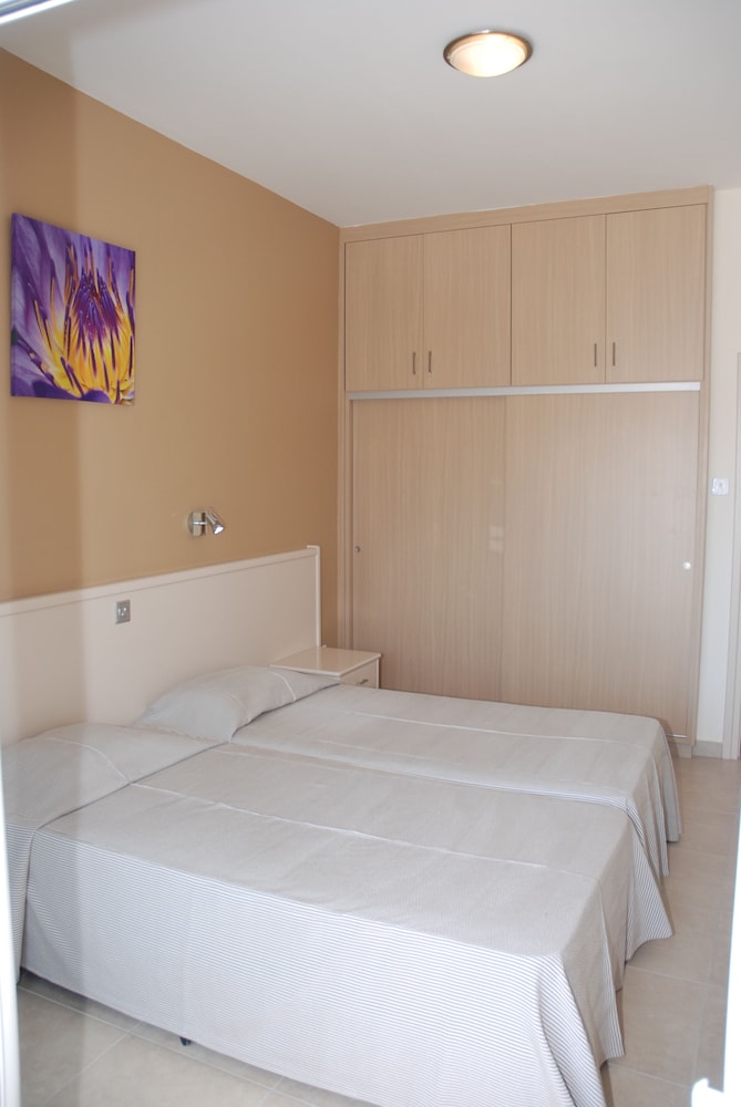 1 BEDROOM, APARTMENT