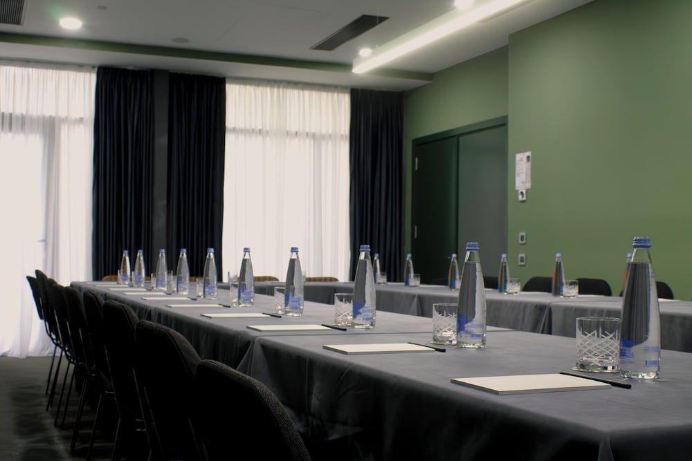 Hotel Twenties Tbilisi - Stay & Dine 57/65