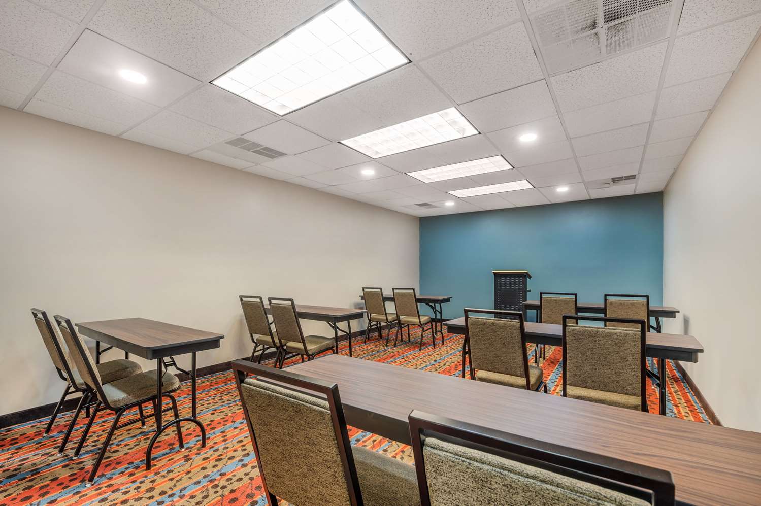 Sleep Inn & Suites Newport News City Center Area 38/41