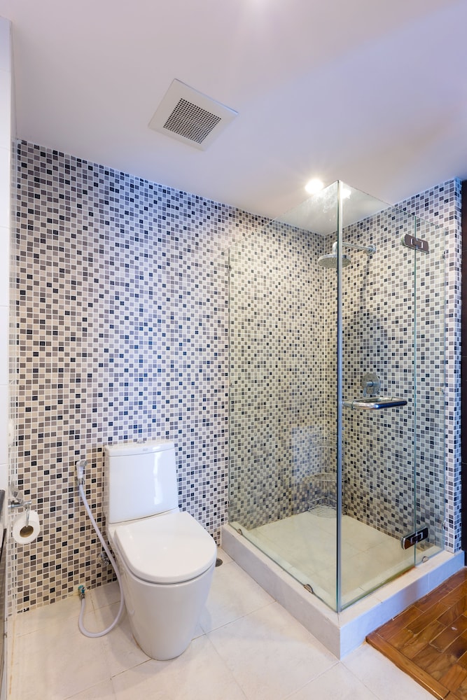Baan Poolom Beachfront Condominium 46/50