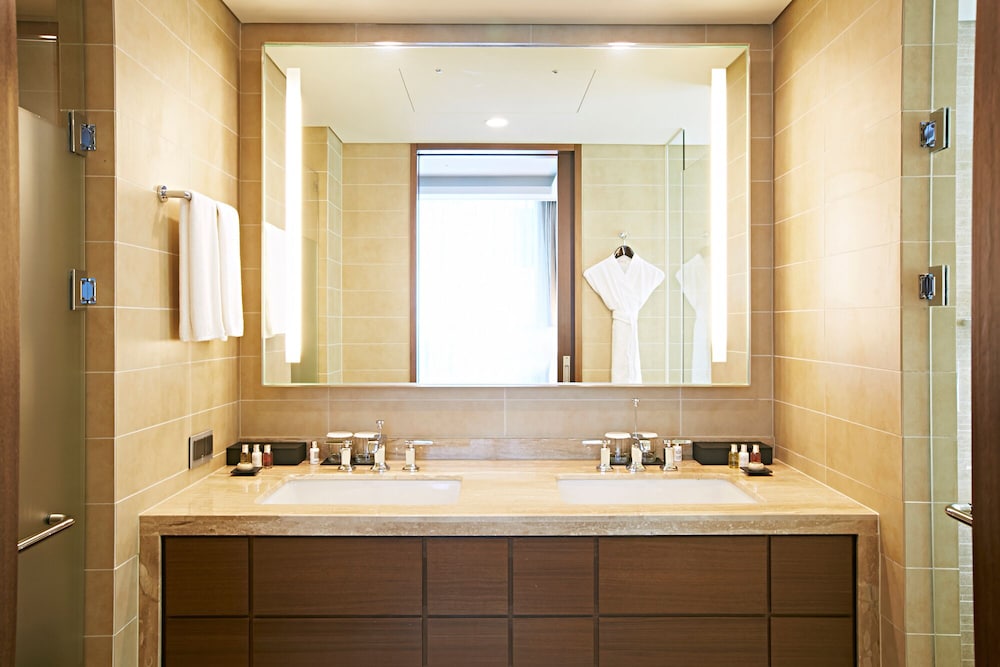 LOTTE CITY HOTEL MYEONGDONG 69/71