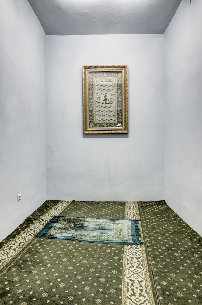 Sampit Residence Managed by FLAT06 25/40