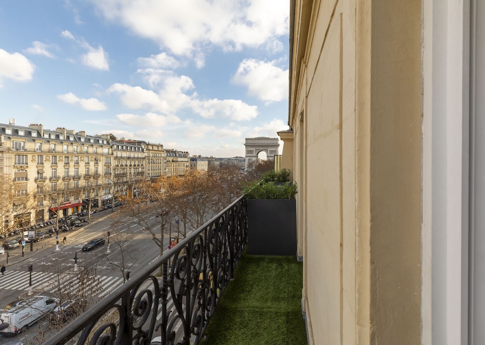 Montfleuri Hotel 57/60