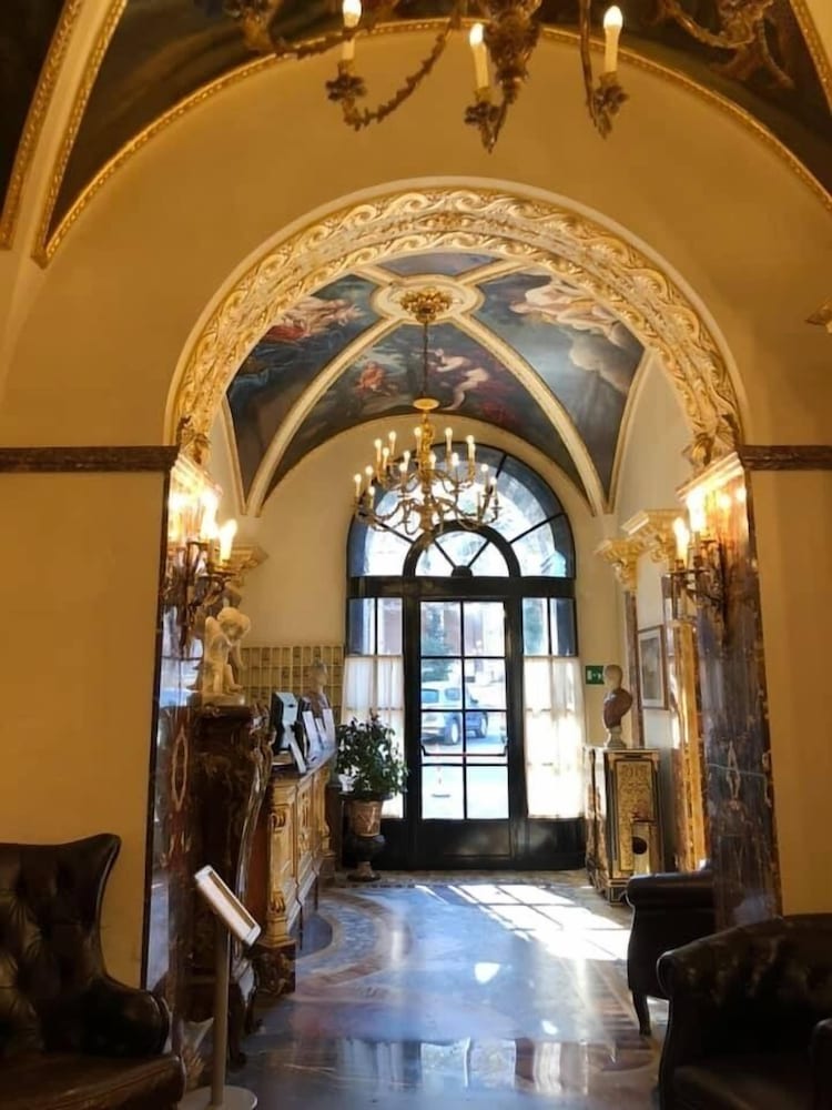 Des Epoques Hotel 8/63