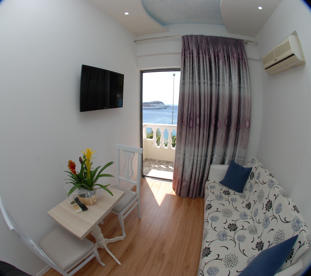 Hotel Iliria Sarande 41/67