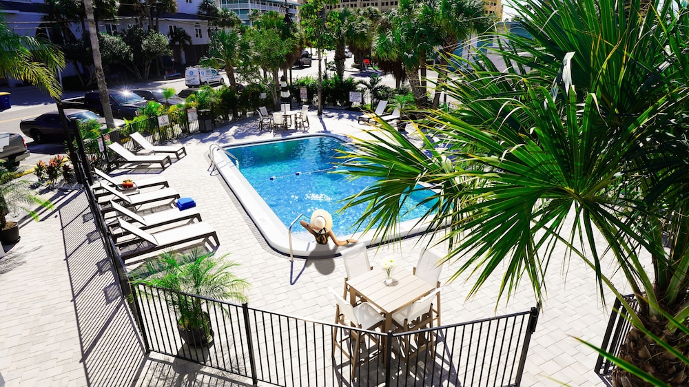 Ivory Sands Beach Suites 39/50