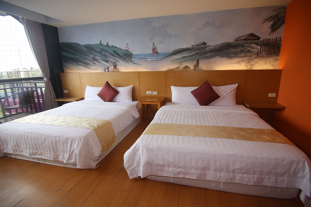 Water Front Hotel 9/53