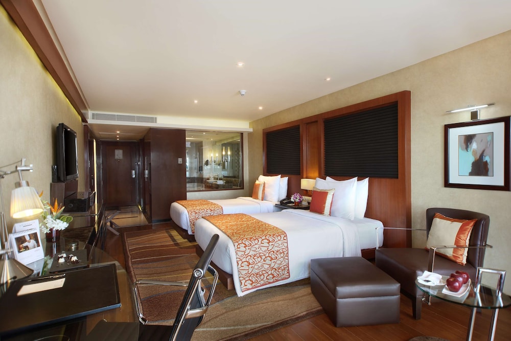 DELUXE, TWIN BEDS