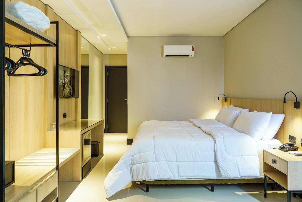 PREMIUM, DOUBLE OR TWIN BED