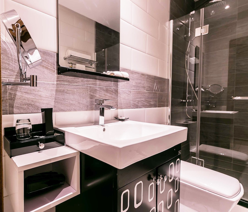 Oak Plaza Suites 23/66