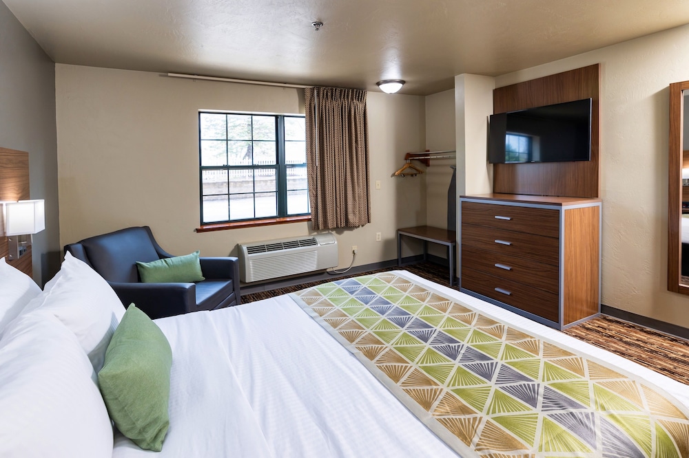 Extended Stay Airport 7/50