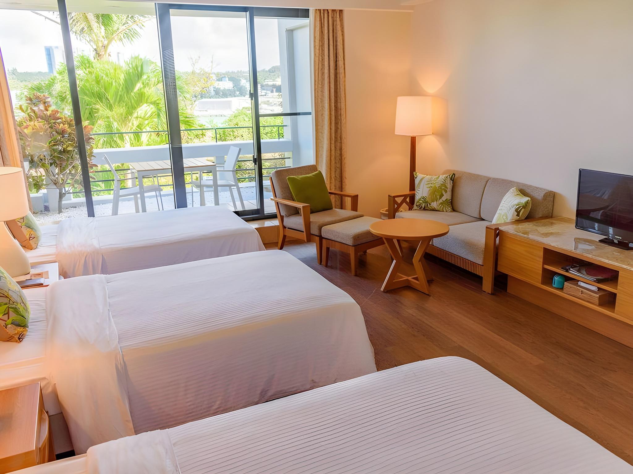 Deluxe, 2 Double Beds, Green View