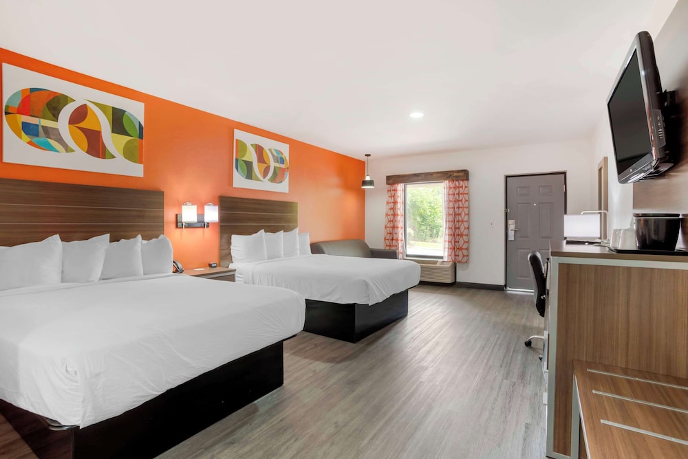 Standard, 2 Queen Beds, Sofa