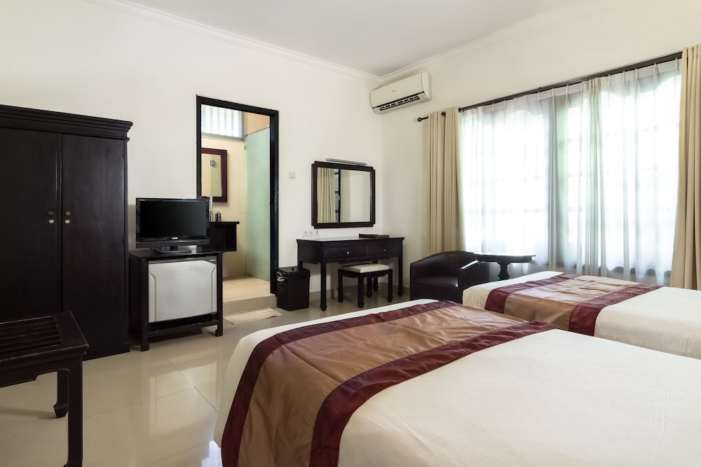 Sarinande Hotel 25/70