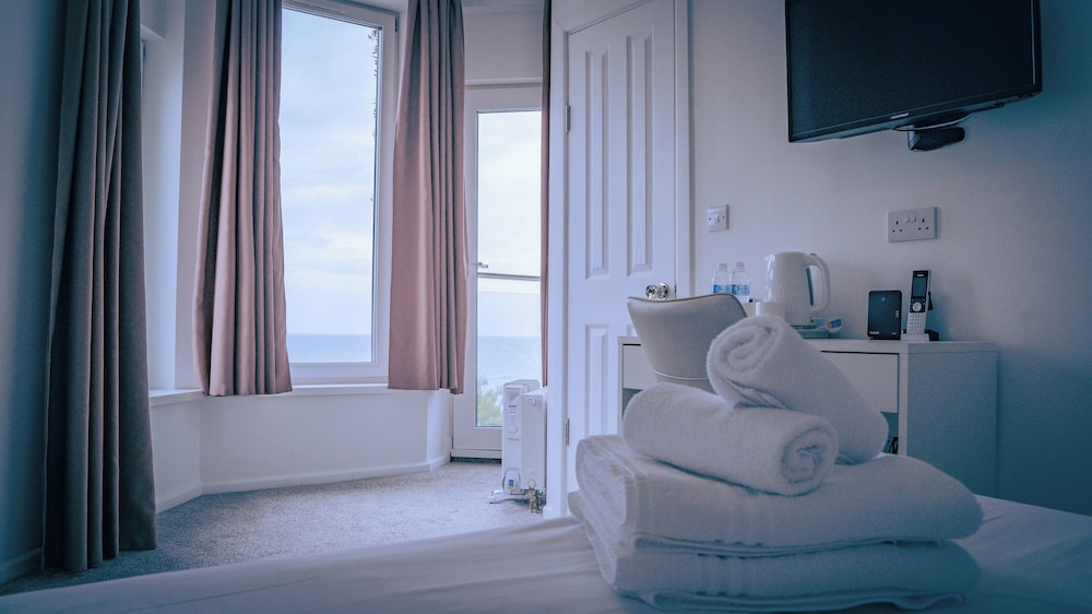 OYO Newquay Beach Hotel 27/50