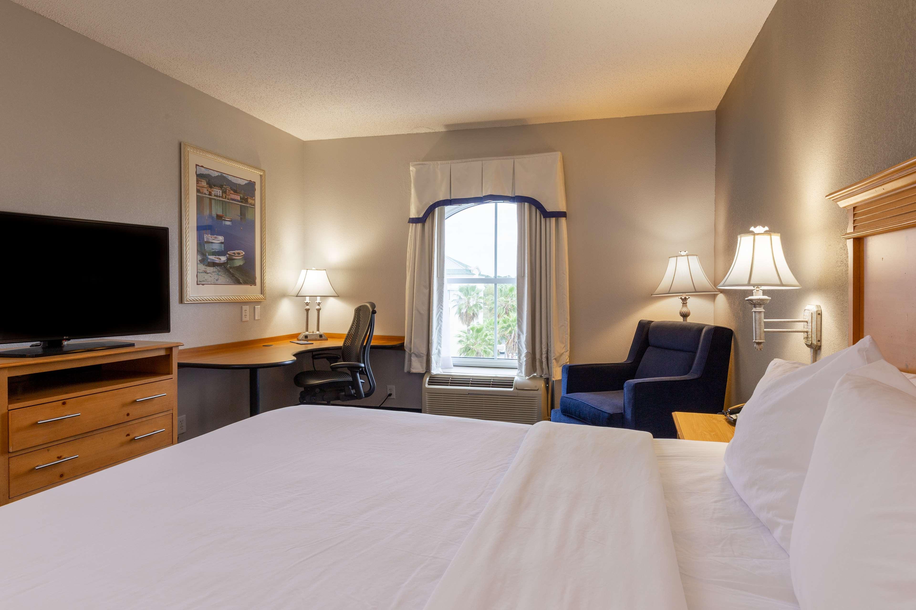 ROOM, KING BED
