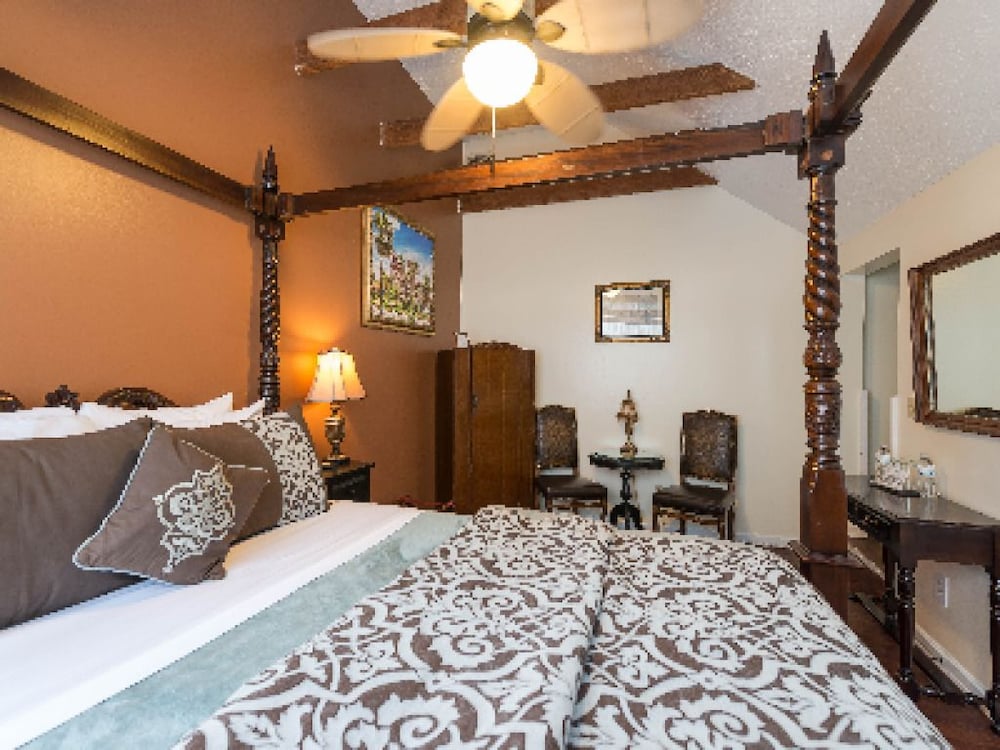 Old City House Inn and Restaurant 6/33