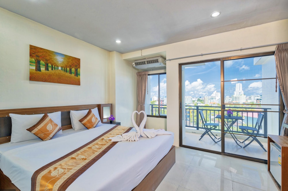 Lucky Patong Hotel 7/50