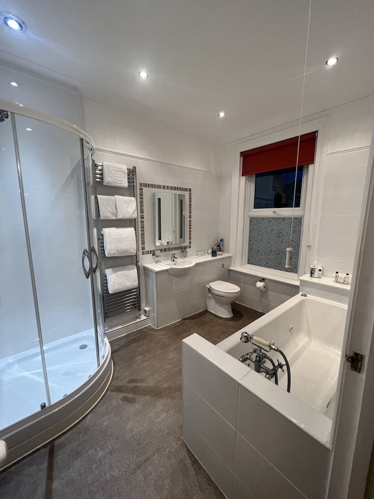 The Birkdale Guest House 24/50