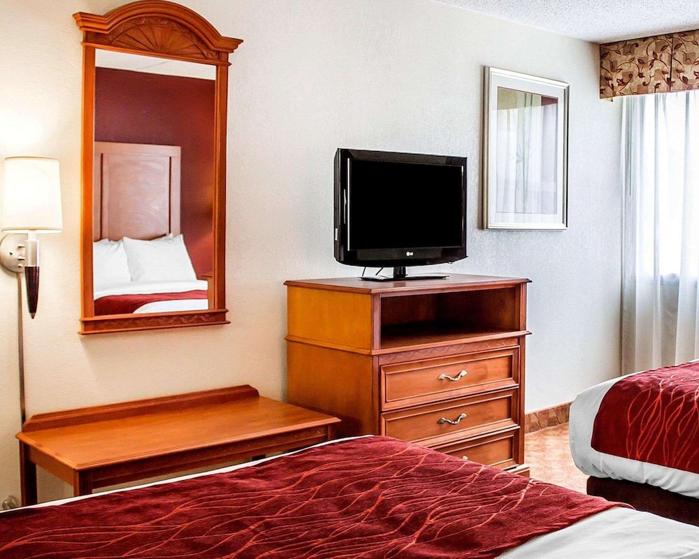 Quality Inn Lima, OH 25/47