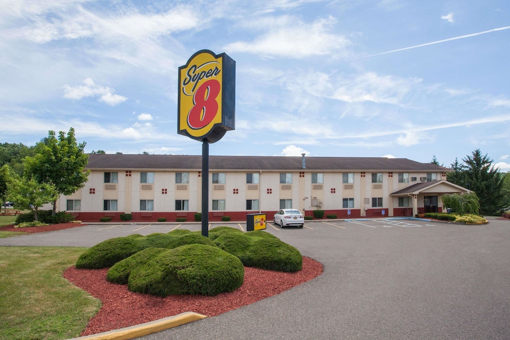 Super 8 by Wyndham Sidney NY 1/30