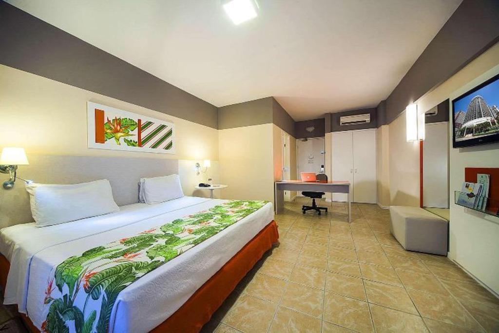 ROOM, TWIN BEDS
