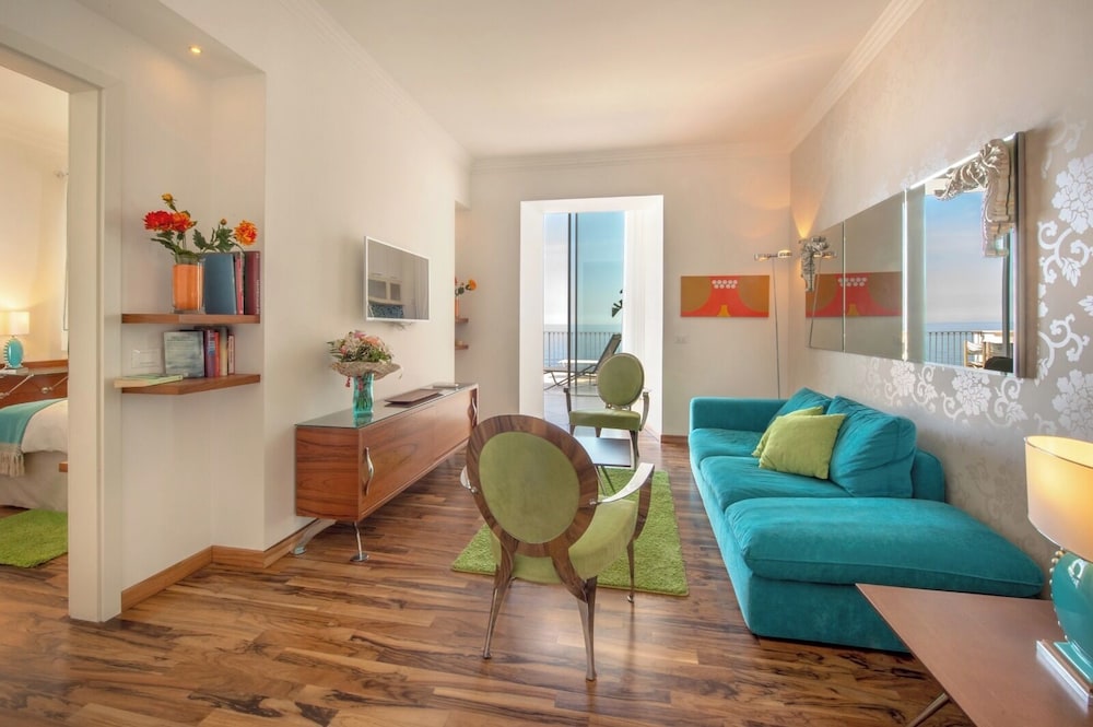 Piccolo Grand Hotel 23/43