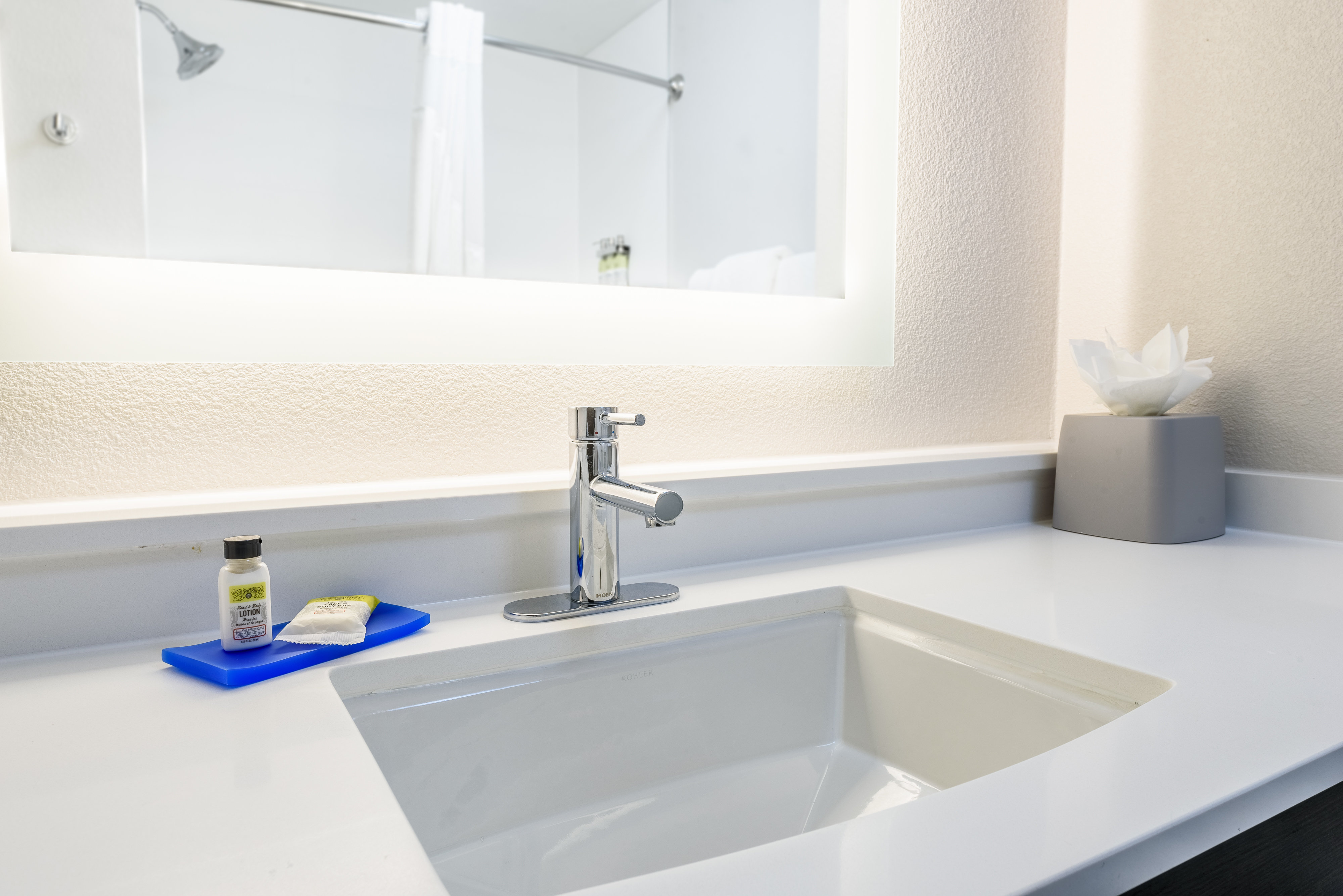 Holiday Inn Express Hotel Suites Bastrop 63/64