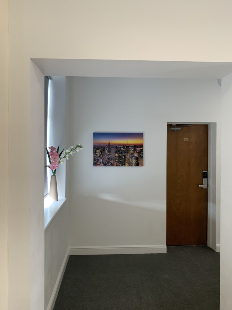 IBI Imperial Salford (ex Trivelles Hotel Manchester - Cross Lane) 23/62