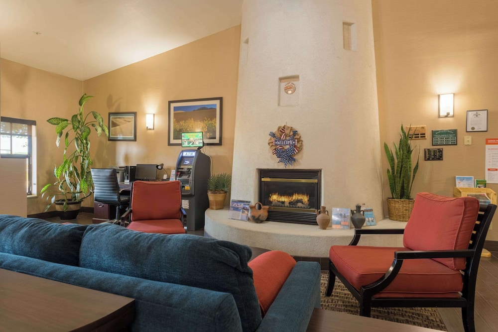 Comfort Inn Suites 44/75