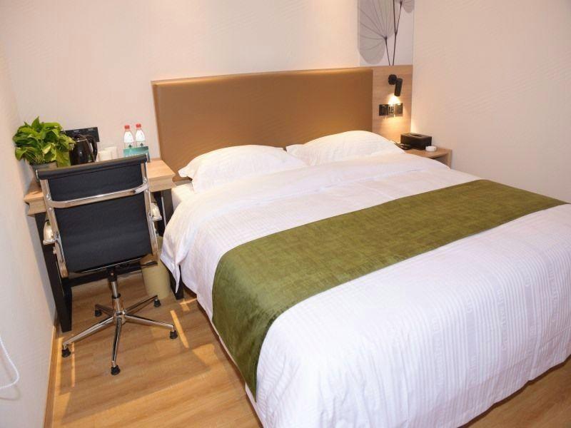 ROOM, SINGLE