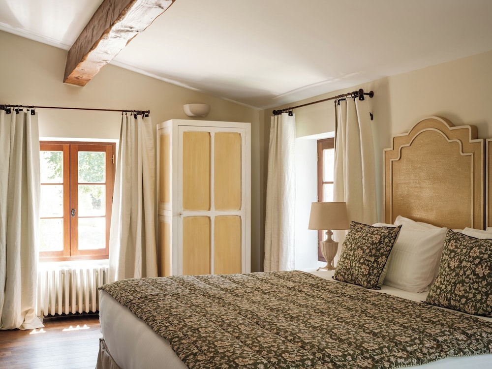 5 Bedrooms, Family, Villa, 5 King Beds, Vineyard View, Pool Access، Château de Berne 5/6