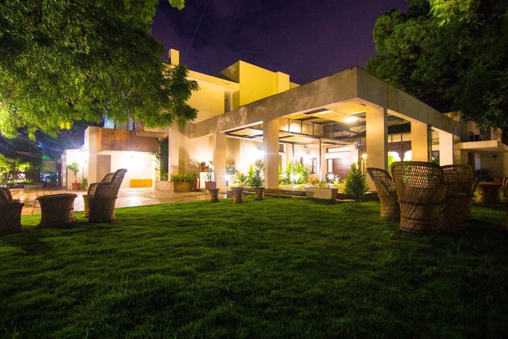 The Ten Suites 22/25