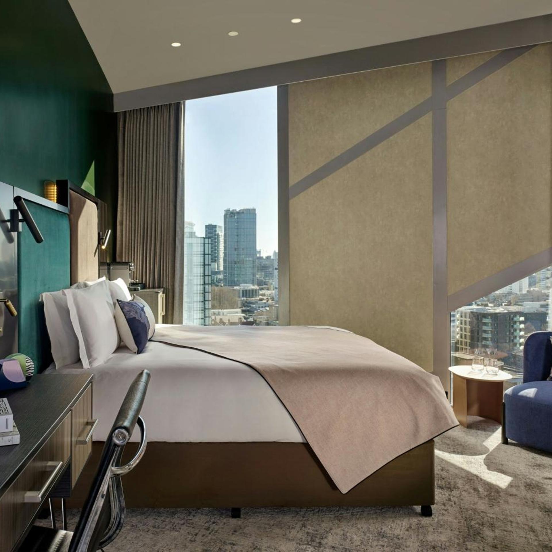 Sky High, Junior Suite, Skyline View