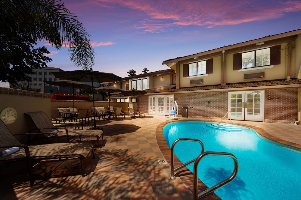 Surestay Plus Hotel By Best Western Mountain View 1/70