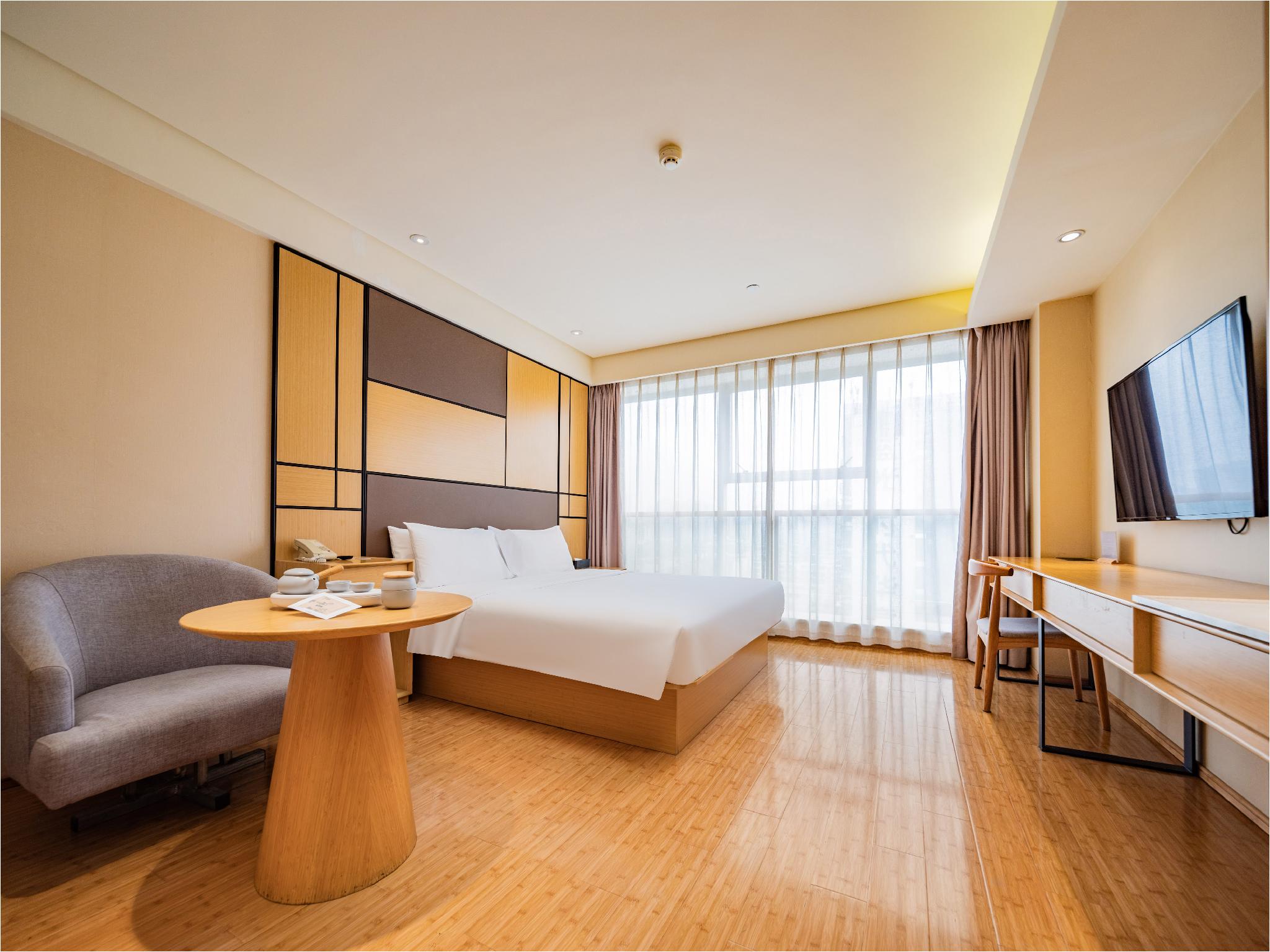 Room, Queen Bed, with View