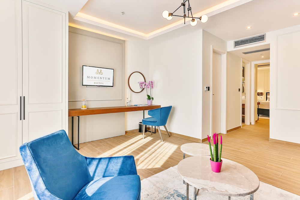 BOUTIQUE HOTEL MOMENTUM by Aycon 175/195