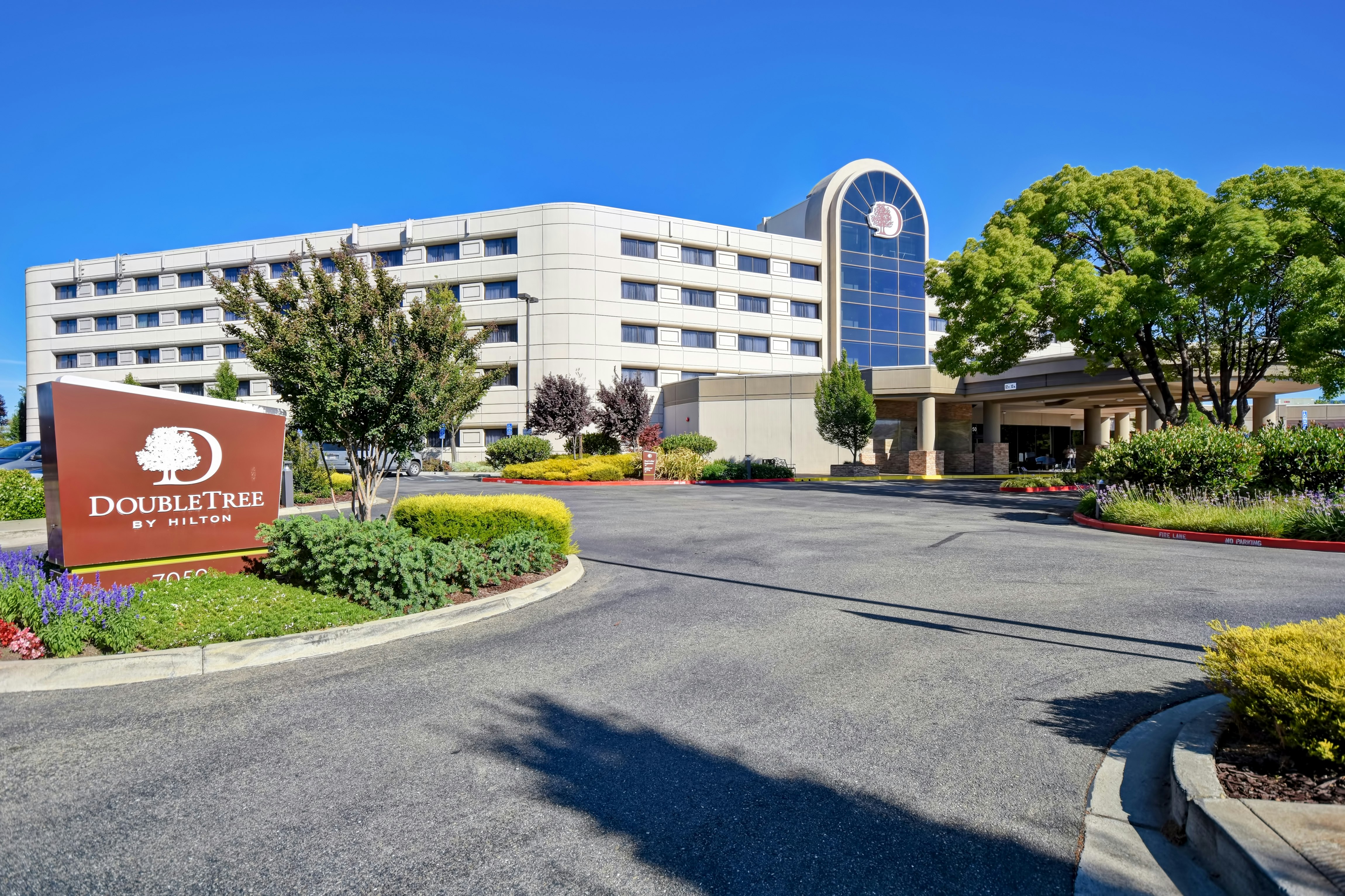 DoubleTree by Hilton Hotel Pleasanton at the Club 60/70