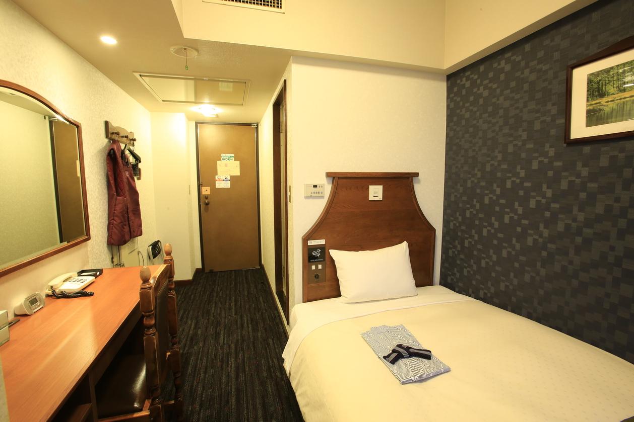 Room, Semi Double Bed, Electronic Cigarette Only, Smoking