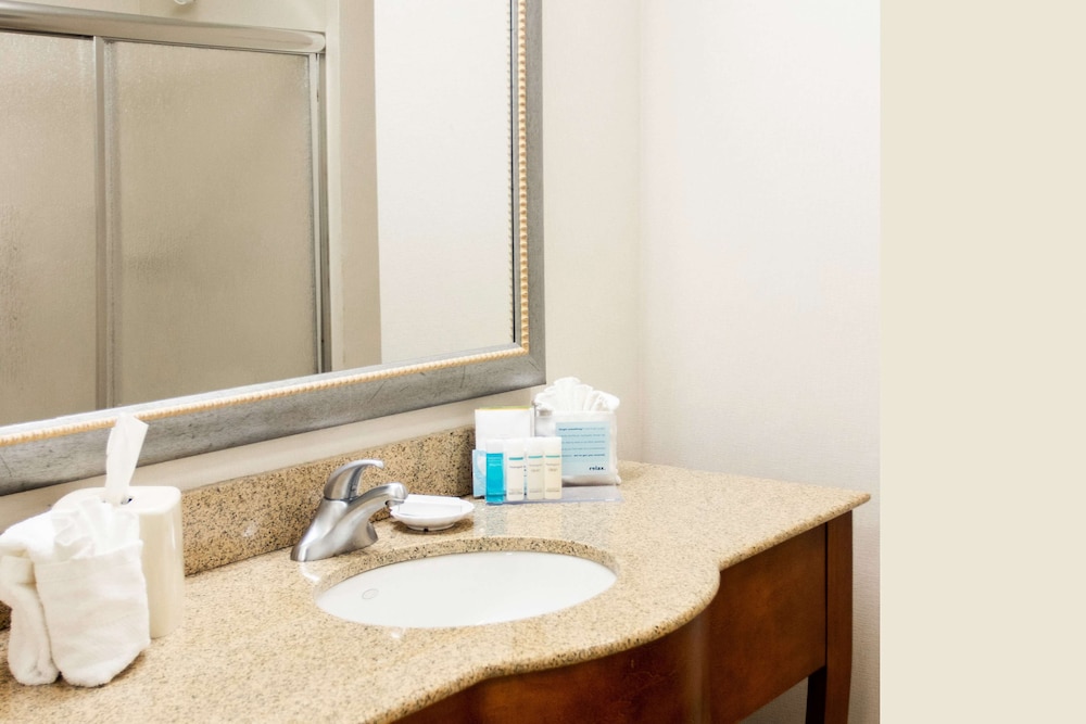 Hampton Inn Gloucester 25/61